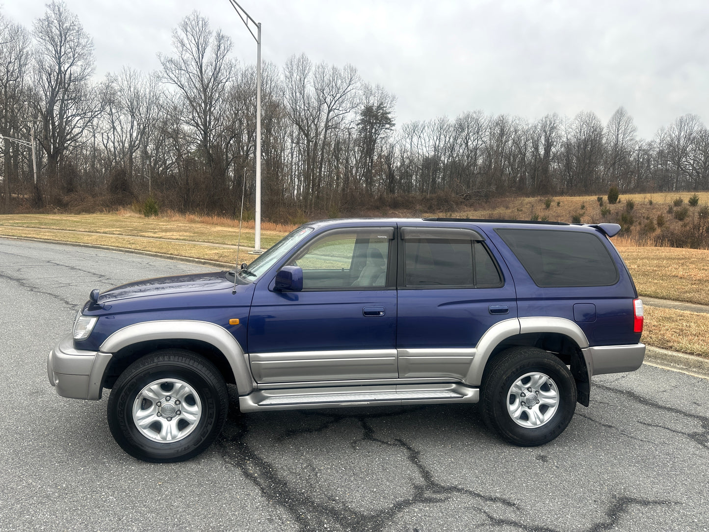 2000 TOYOTA HILUX SURF SSR-X 4WD - 4 Cylinder Gasoline — LOT#721