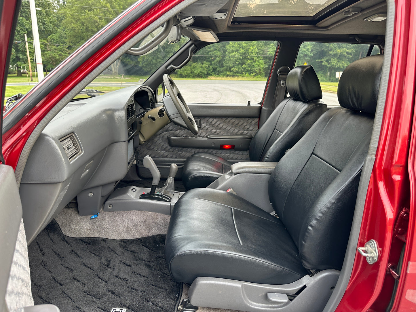 1995 TOYOTA HILUX SURF SSR-X - 4WD - TURBO DIESEL — LOT#576