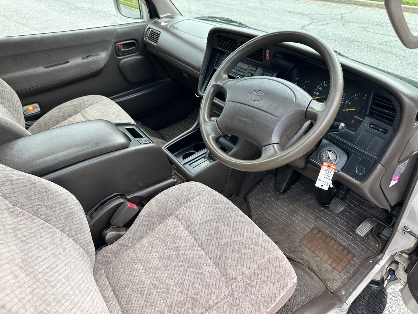1998 TOYOTA HIACE SUPER CUSTOM G KZH106 4WD - TURBO DIESEL — LOT#722