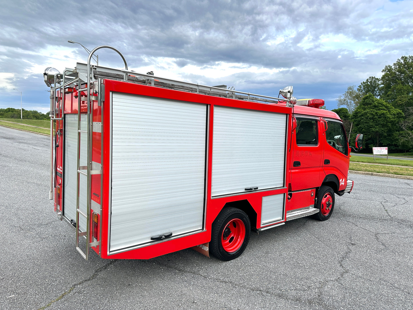 2000 HINO DUTRO 4WD JAPANESE FIRE TRUCK - 4WD - DIESEL - 5,829 MILES - A/C - FULLY FUNCTIONAL — LOT#856