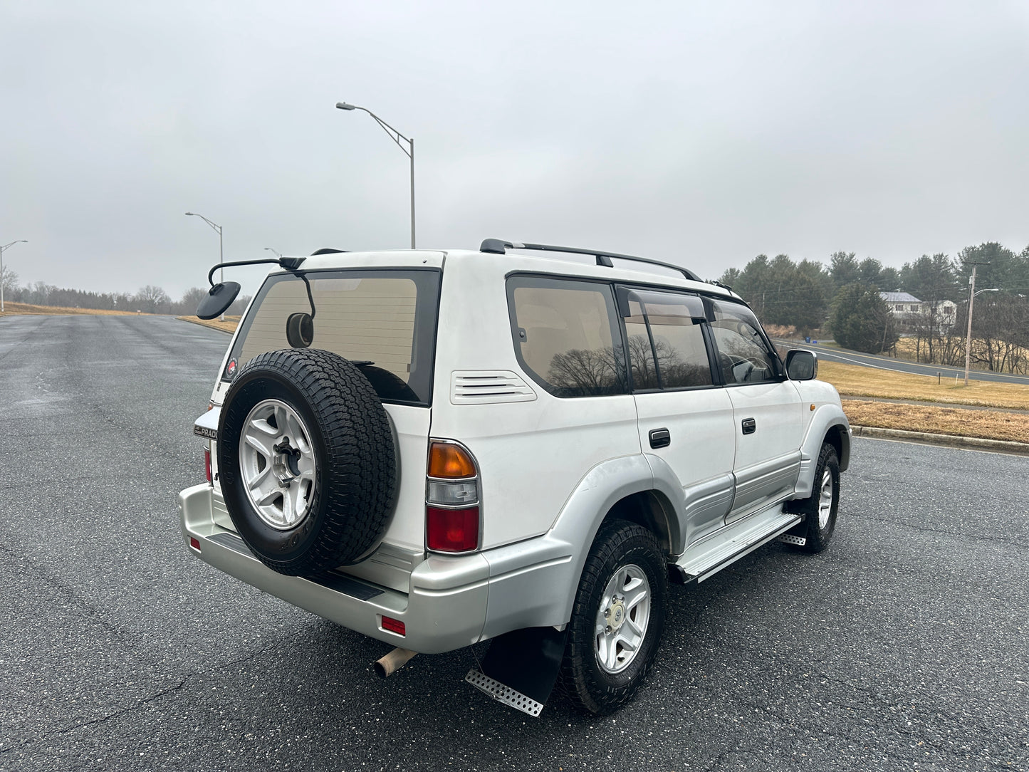 1999 Toyota Land Cruiser Prado TX Limited 4WD - 4 Cylinder Gasoline — LOT#686