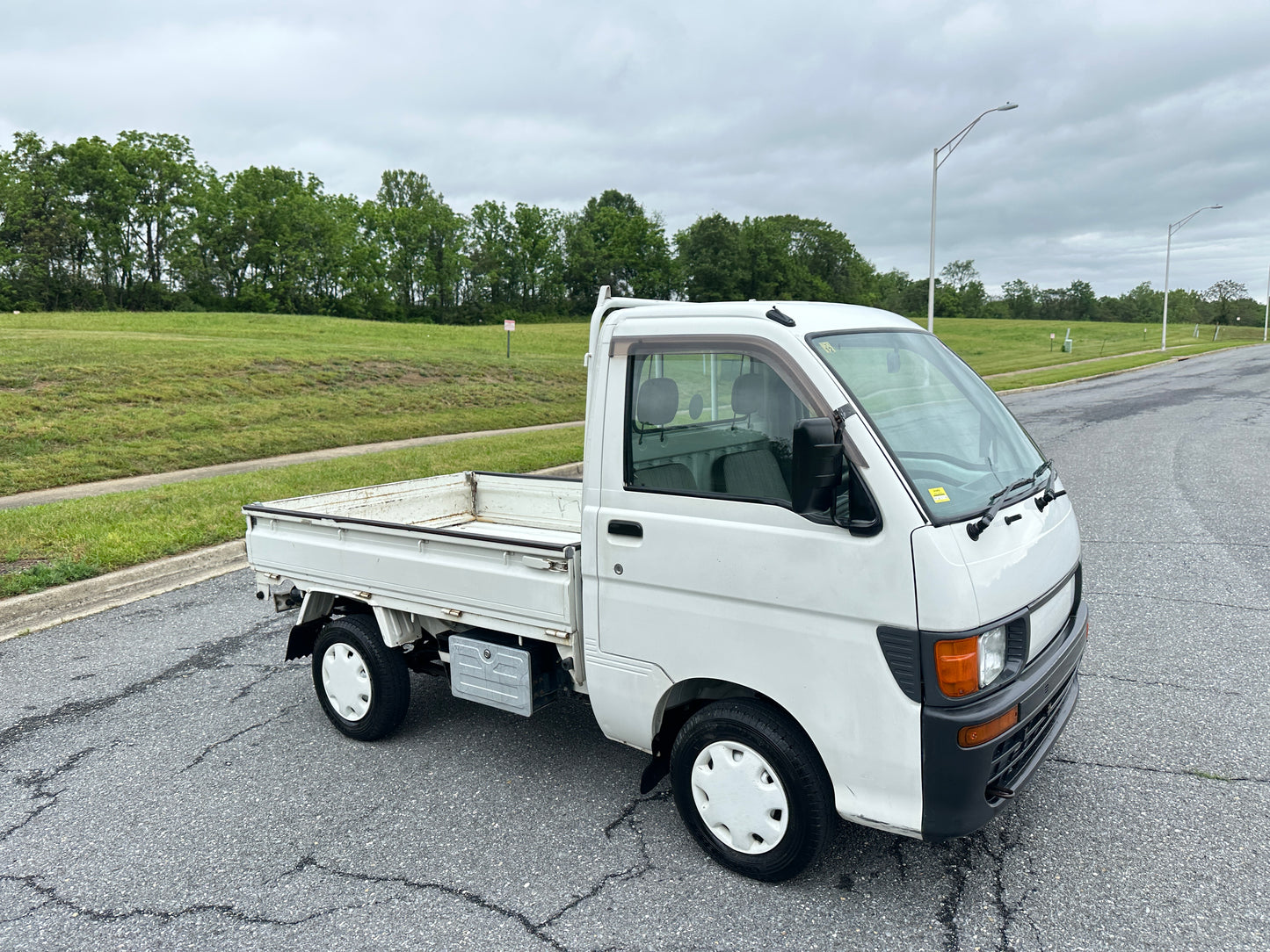 1997 DAIHATSU HIJET DUMP TRUCK 4WD - DIFF LOCK - 2 SPEED TRANSFER-CASE — LOT#895