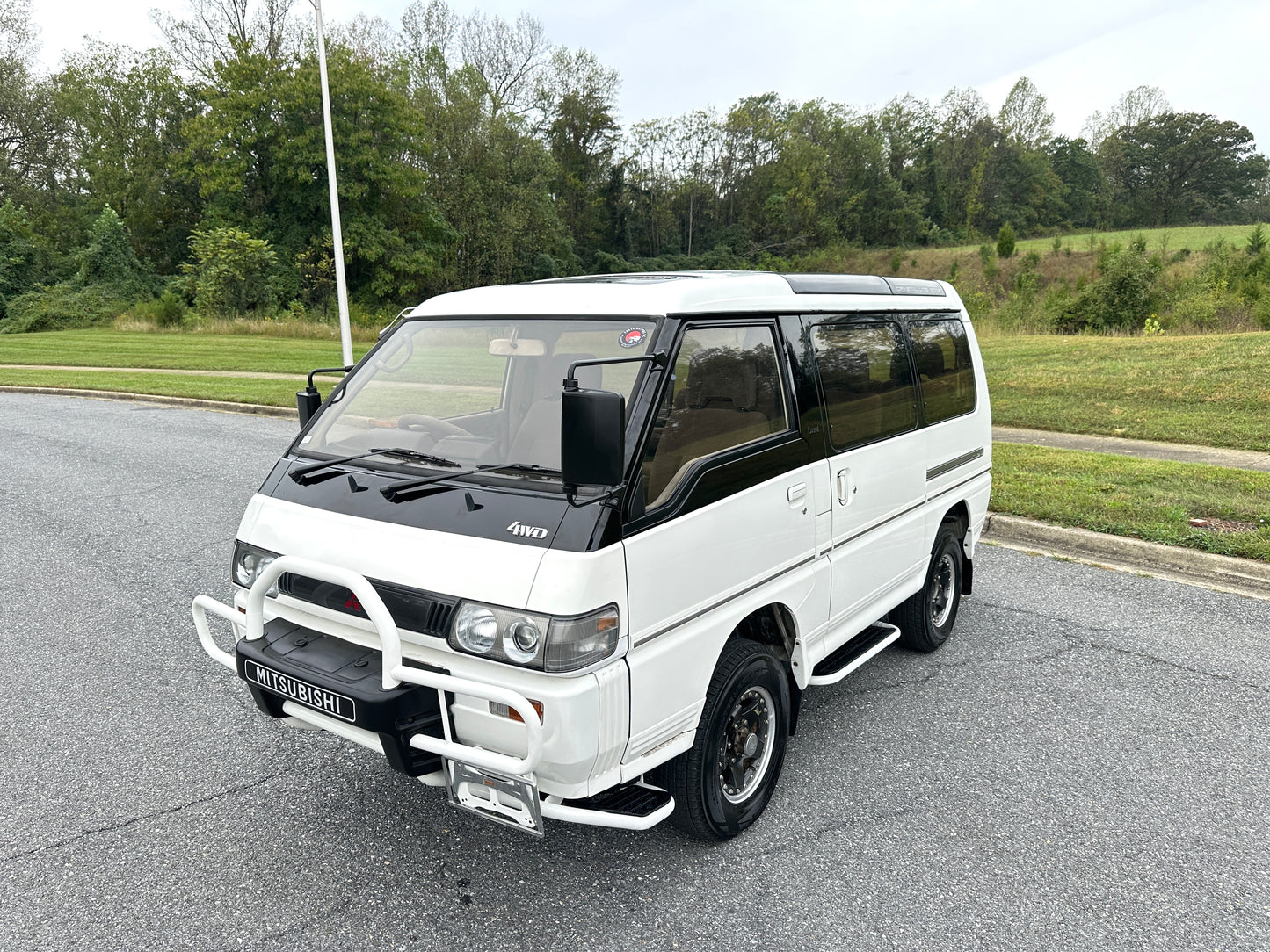1991 MITSUBISHI DELICA STAR WAGON 4WD SUPER EXCEED - TURBO DIESEL - 60k Miles — LOT#654