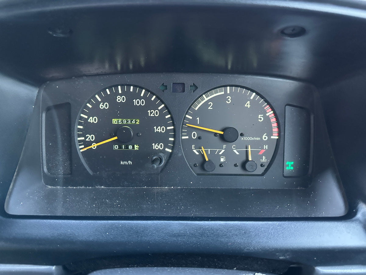 1999 TOYOTA TOYOACE 4WD DOUBLE CAB LY162 - DIESEL - 5 SPEED - 36k Miles — LOT#925
