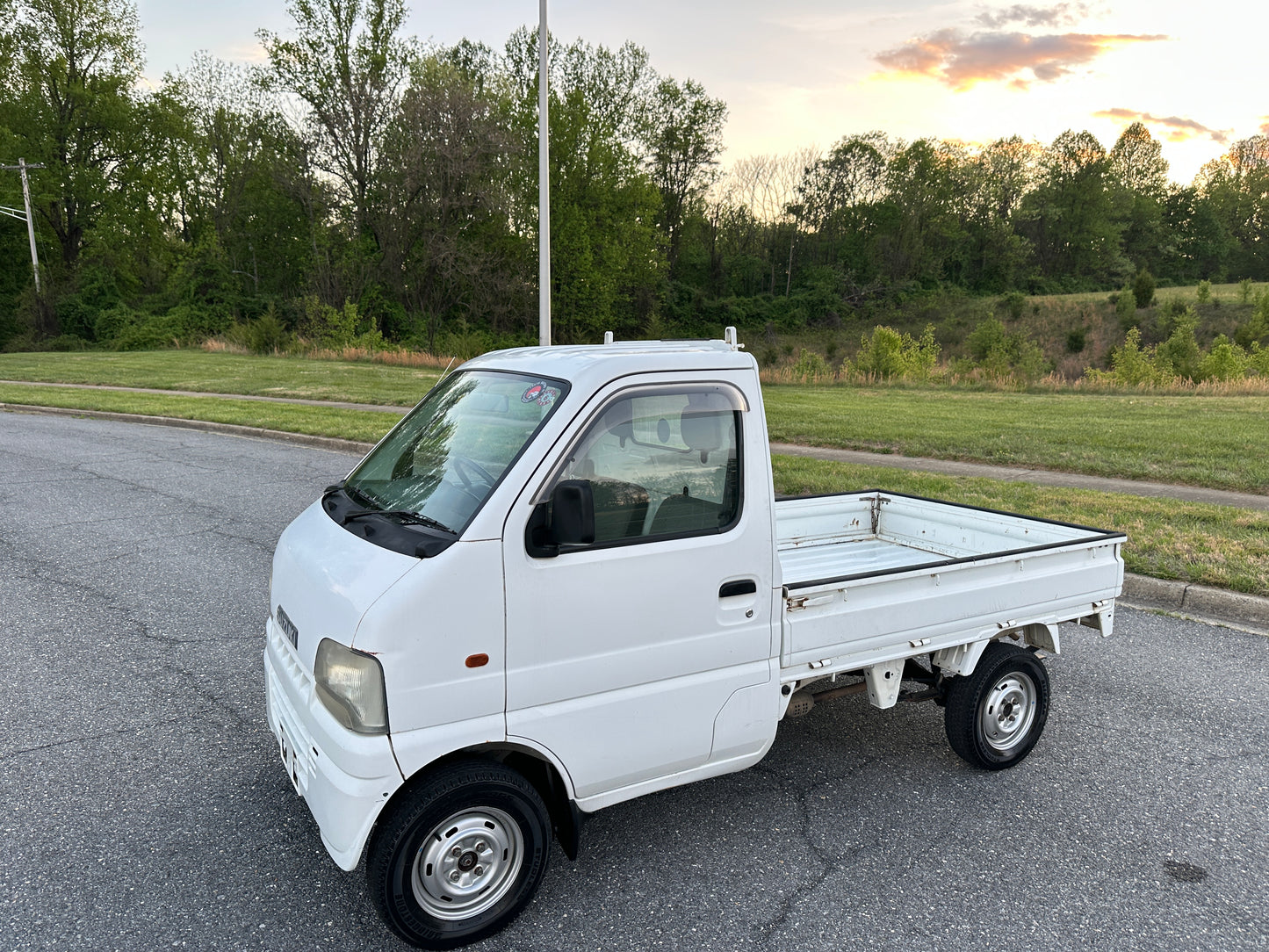 2001 SUZUKI CARRY -4WD -FUEL INJECTED -2 SPEED TRANSFERCASE -A/C — LOT#873