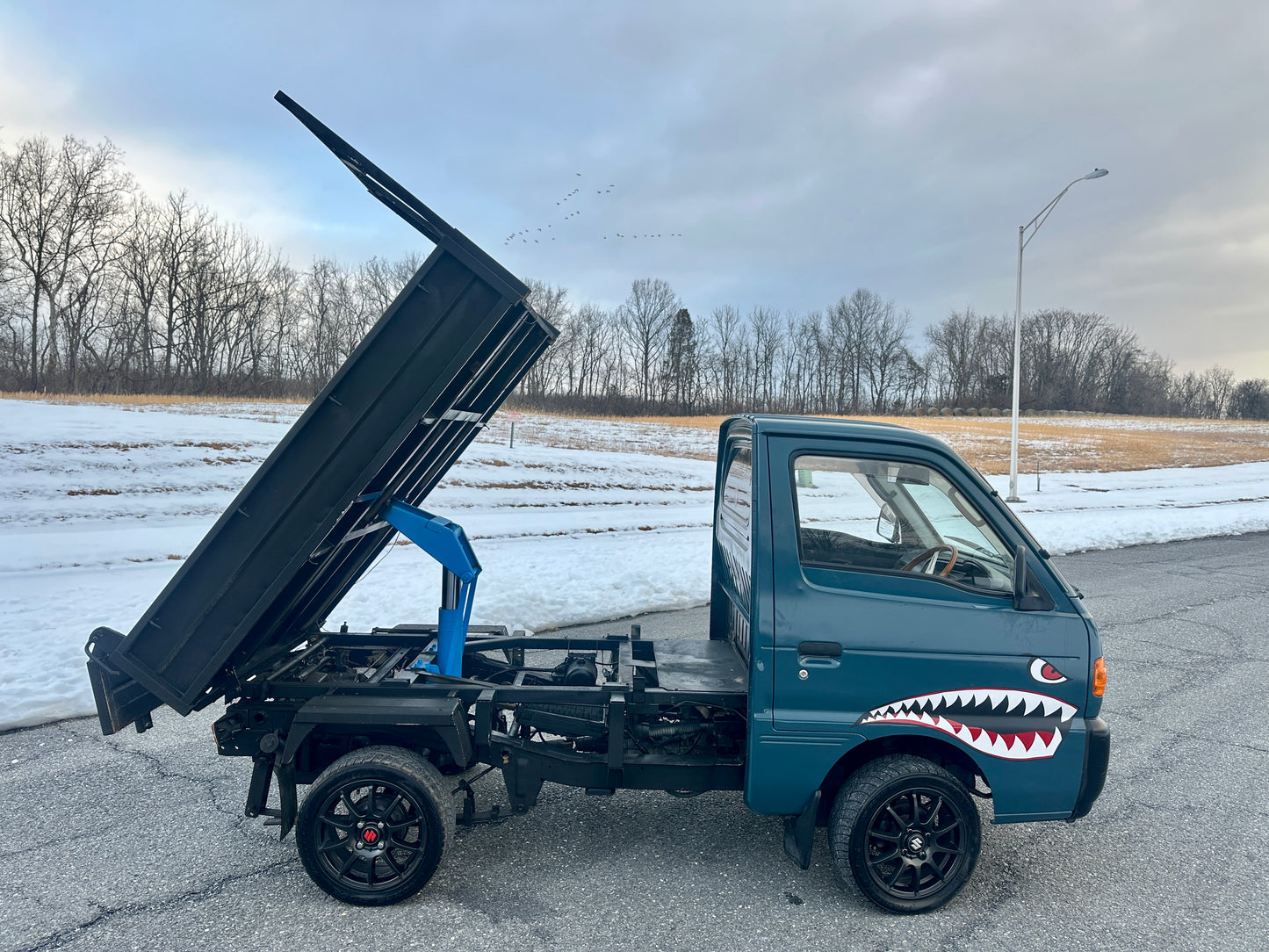 1998 SUZUKI CARRY CUSTOM DUMP 4WD - A/C — LOT#745