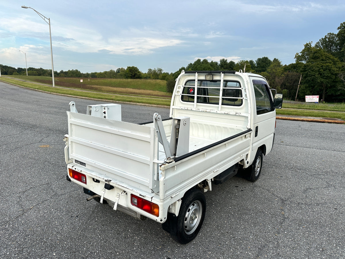1993 HONDA ACTY SDX 4WD LIFTGATE TRUCK - 5 Speed — LOT#918