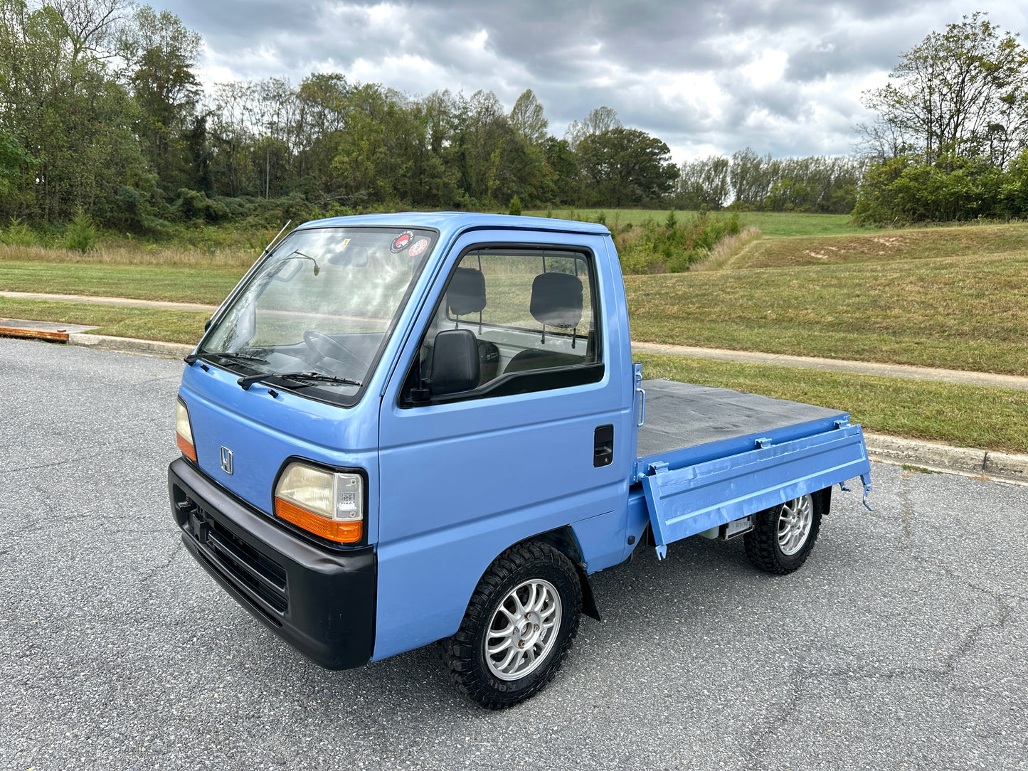 1994 HONDA ACTY DUMP 4WD - AIR CONDITIONING & CUSTOM PAINT — LOT#588
