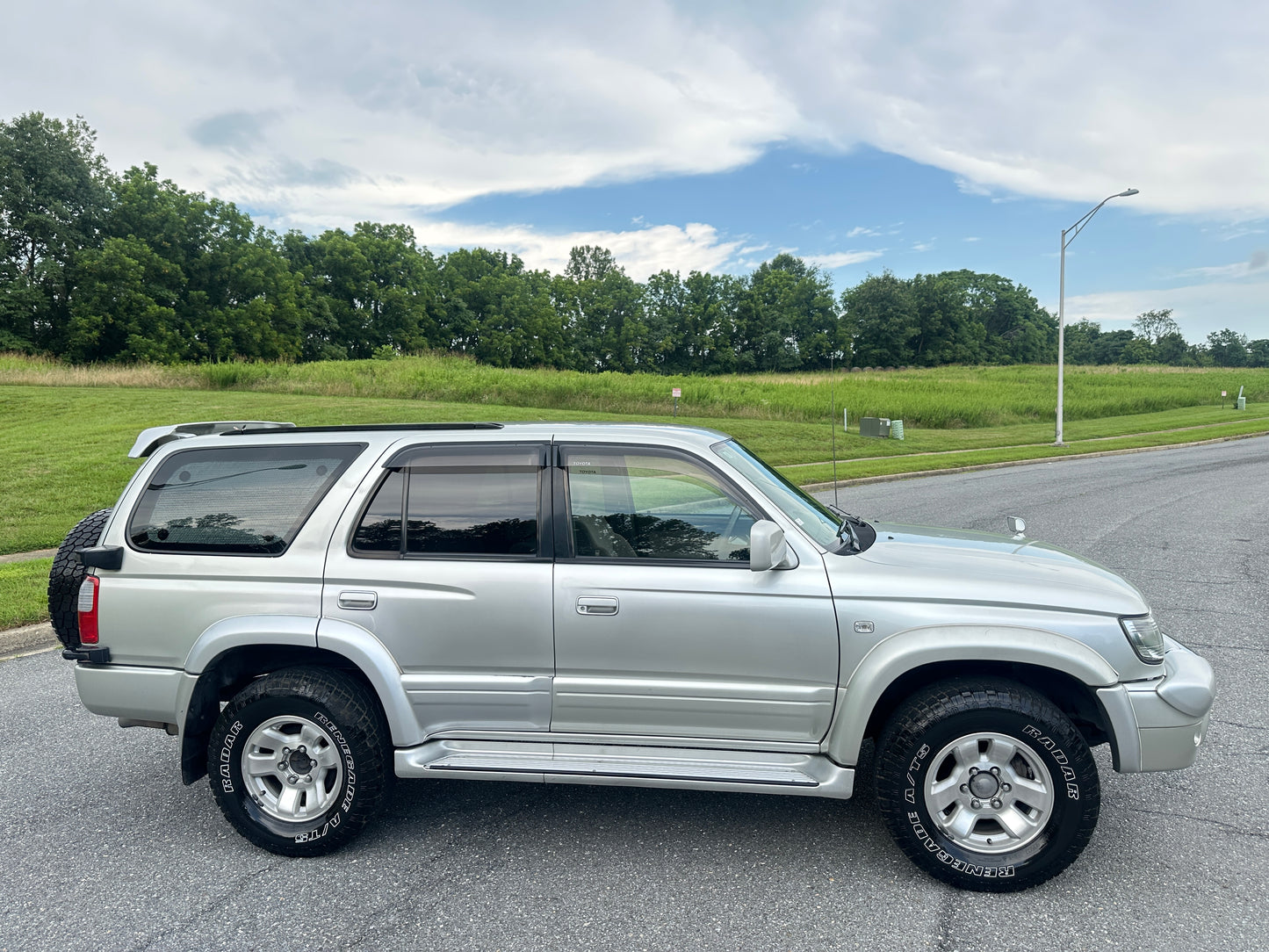 1999 TOYOTA HILUX SURF SSR-G VZN185 — V6 Gasoline — LOT#579
