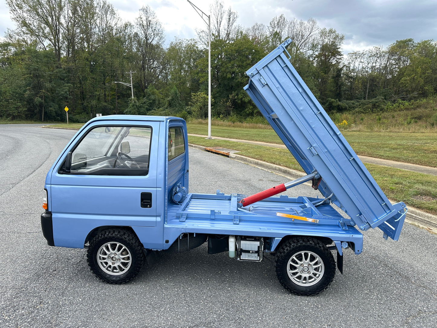 1994 HONDA ACTY DUMP 4WD - AIR CONDITIONING & CUSTOM PAINT — LOT#588