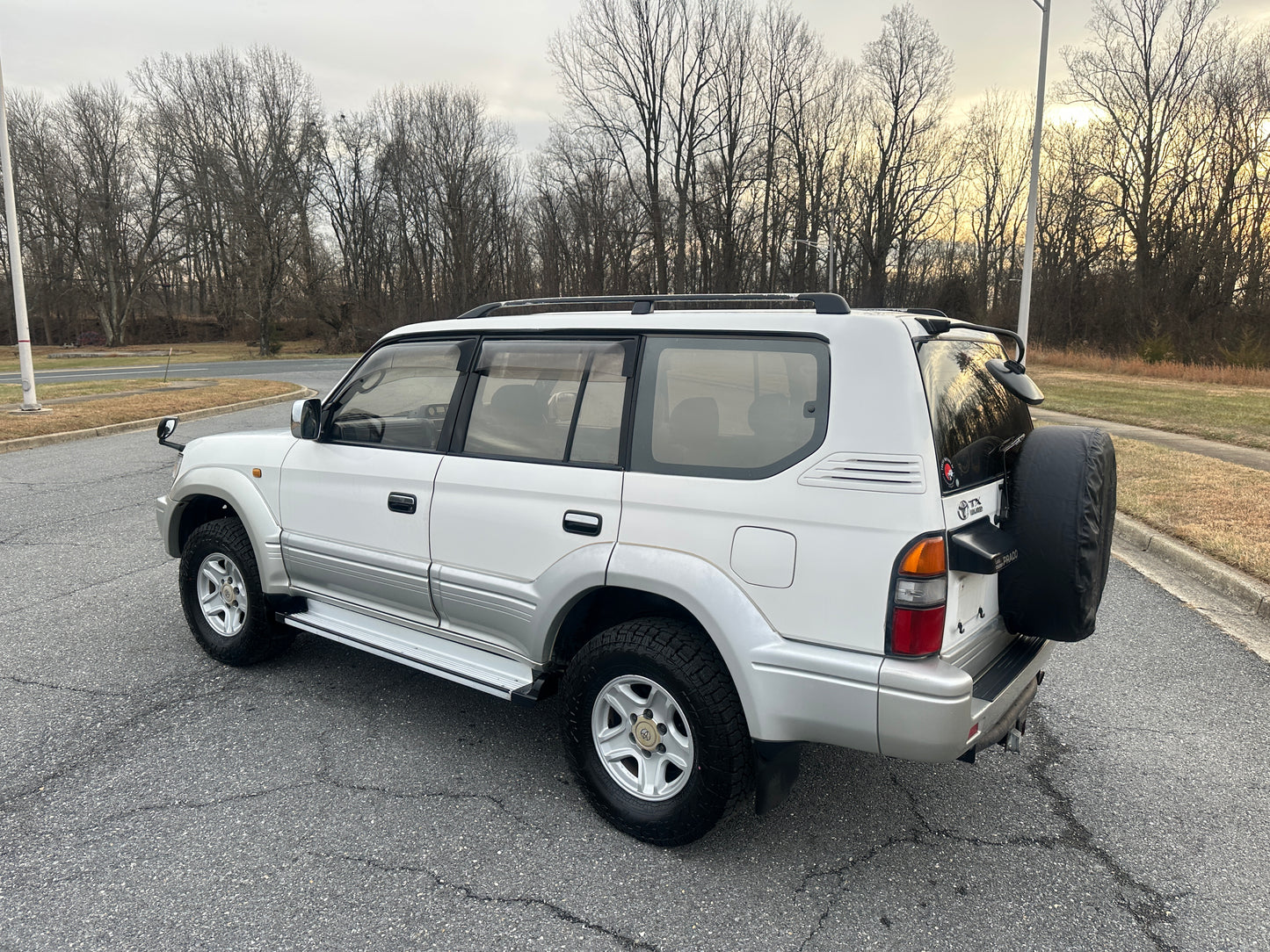 1998 Toyota Land Cruiser Prado TX Limited 4WD - 4 Cylinder Gasoline — LOT#695