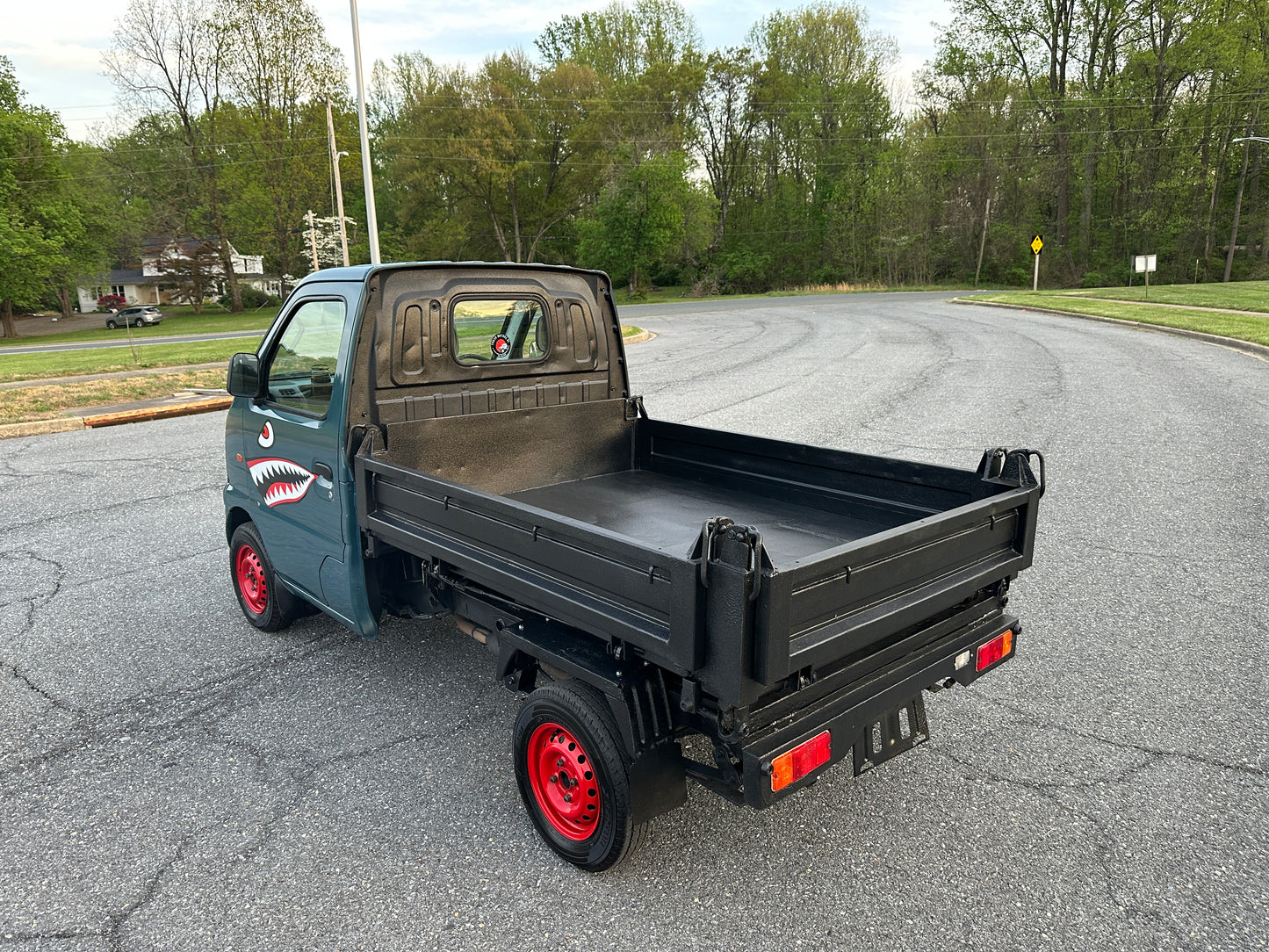 2000 SUZUKI CARRY 3-WAY DUMP TRUCK - 4WD - FUEL INJECTED- A/C - CUSTOM PAINTED — LOT#774