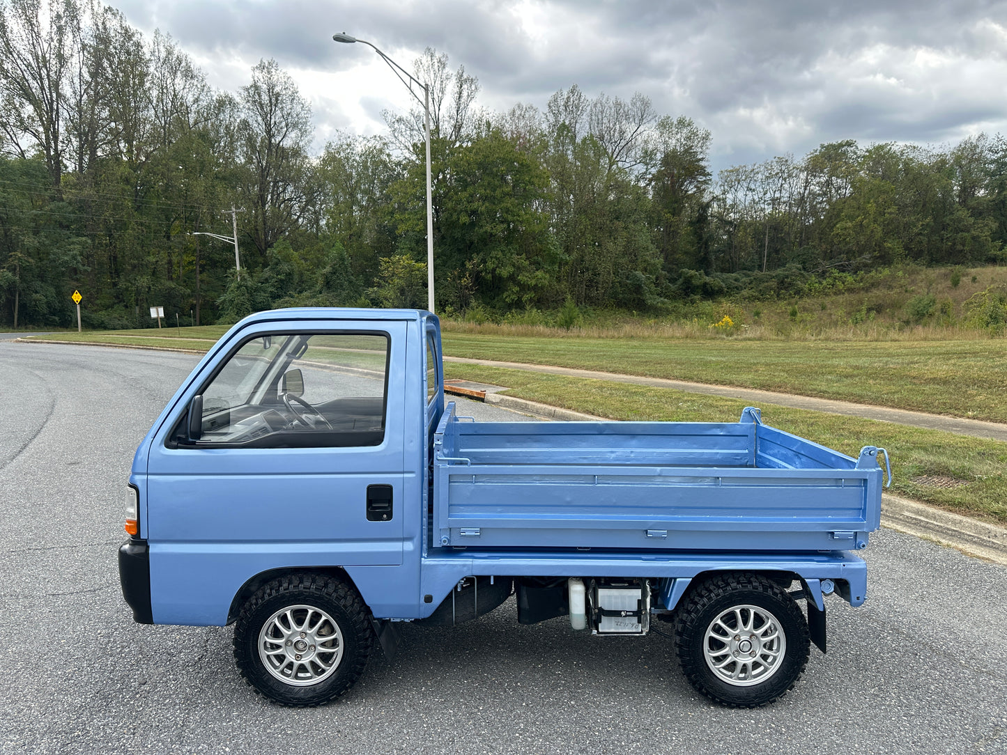 1994 HONDA ACTY DUMP 4WD - AIR CONDITIONING & CUSTOM PAINT — LOT#588