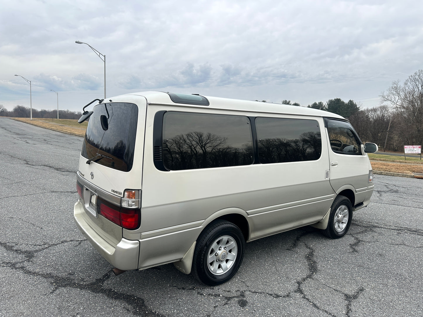 1999 TOYOTA HIACE SUPER CUSTOM LIMITED 4WD - INTERCOOLED TURBO DIESEL — LOT#687