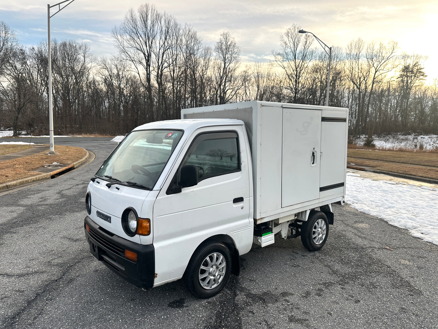 1996 SUZUKI CARRY FREEZER TRUCK - 25k MILES - A/C — LOT#780