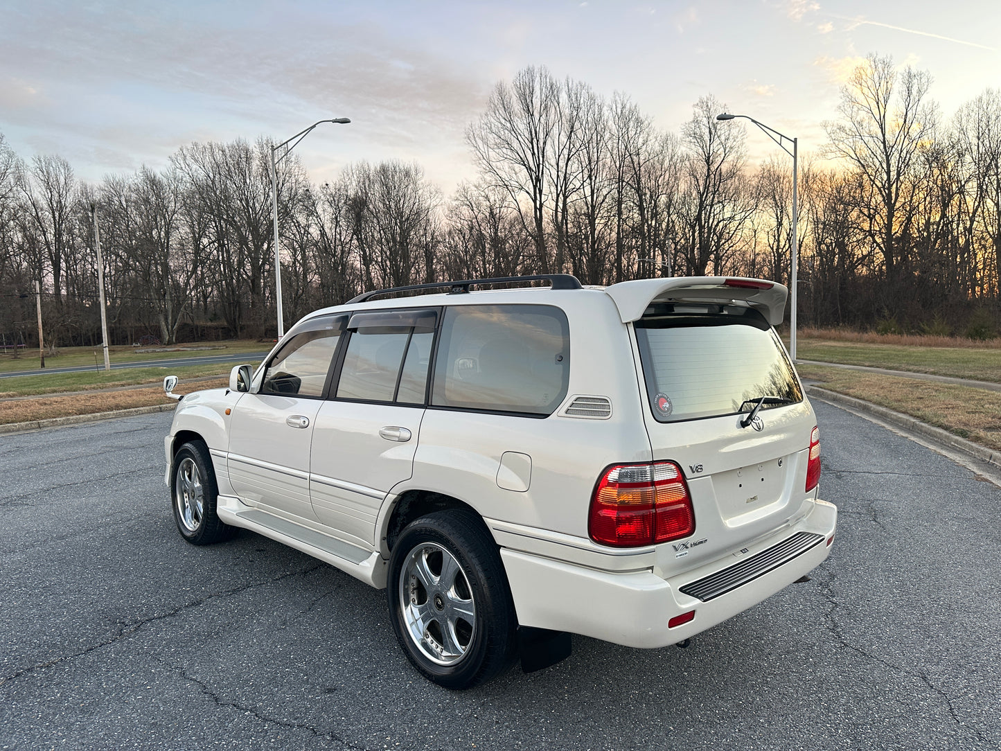 2000 TOYOTA LAND CRUISER VX LIMITED 4WD - “V8” GASOLINE - 82,661 MILES — LOT#724