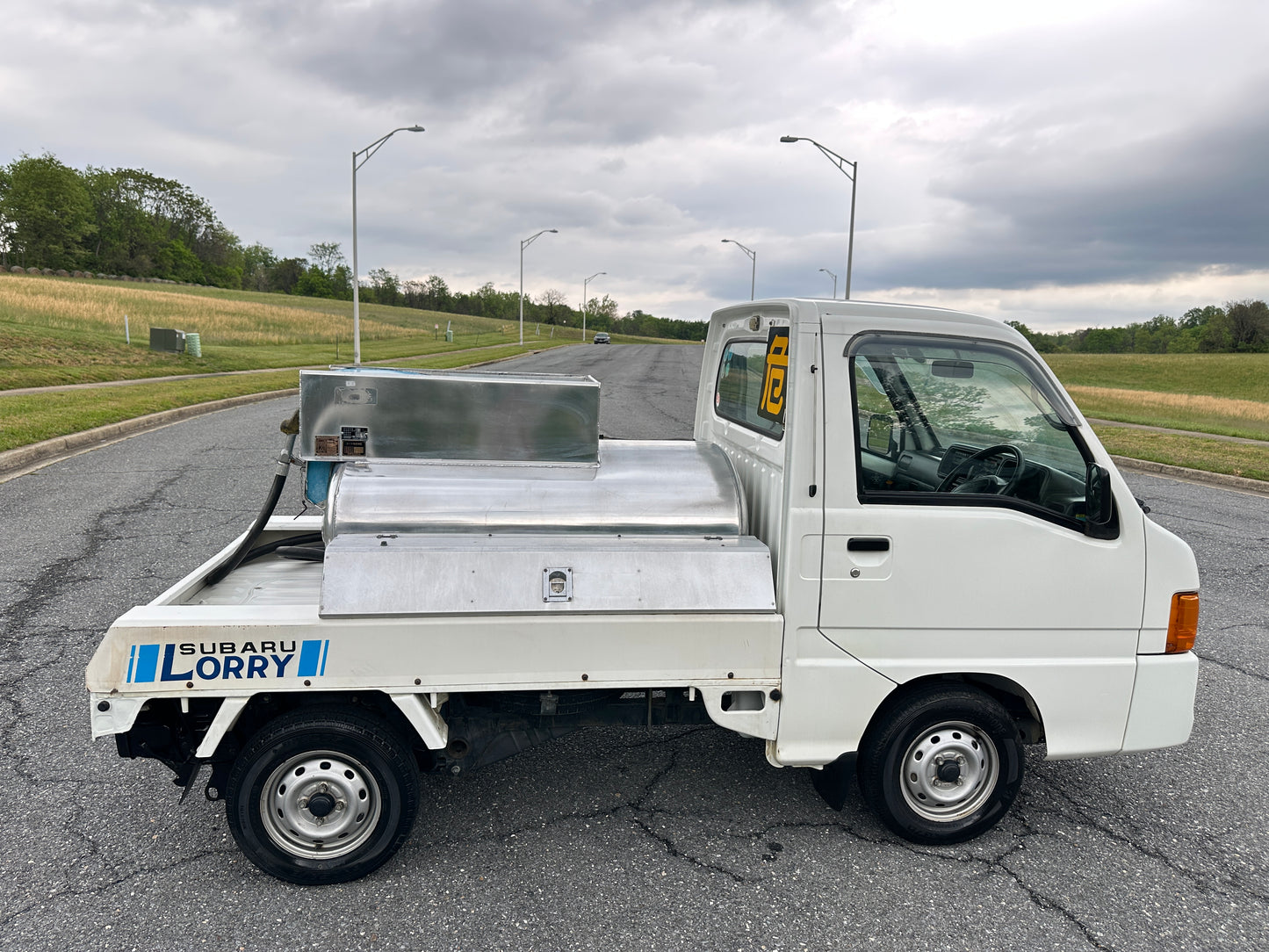 2000 SUBARU SAMBAR LORRY FUEL TANKER 4WD - A/C - FUEL INJECTION - AIRBAG - POWER STEERING — LOT#845