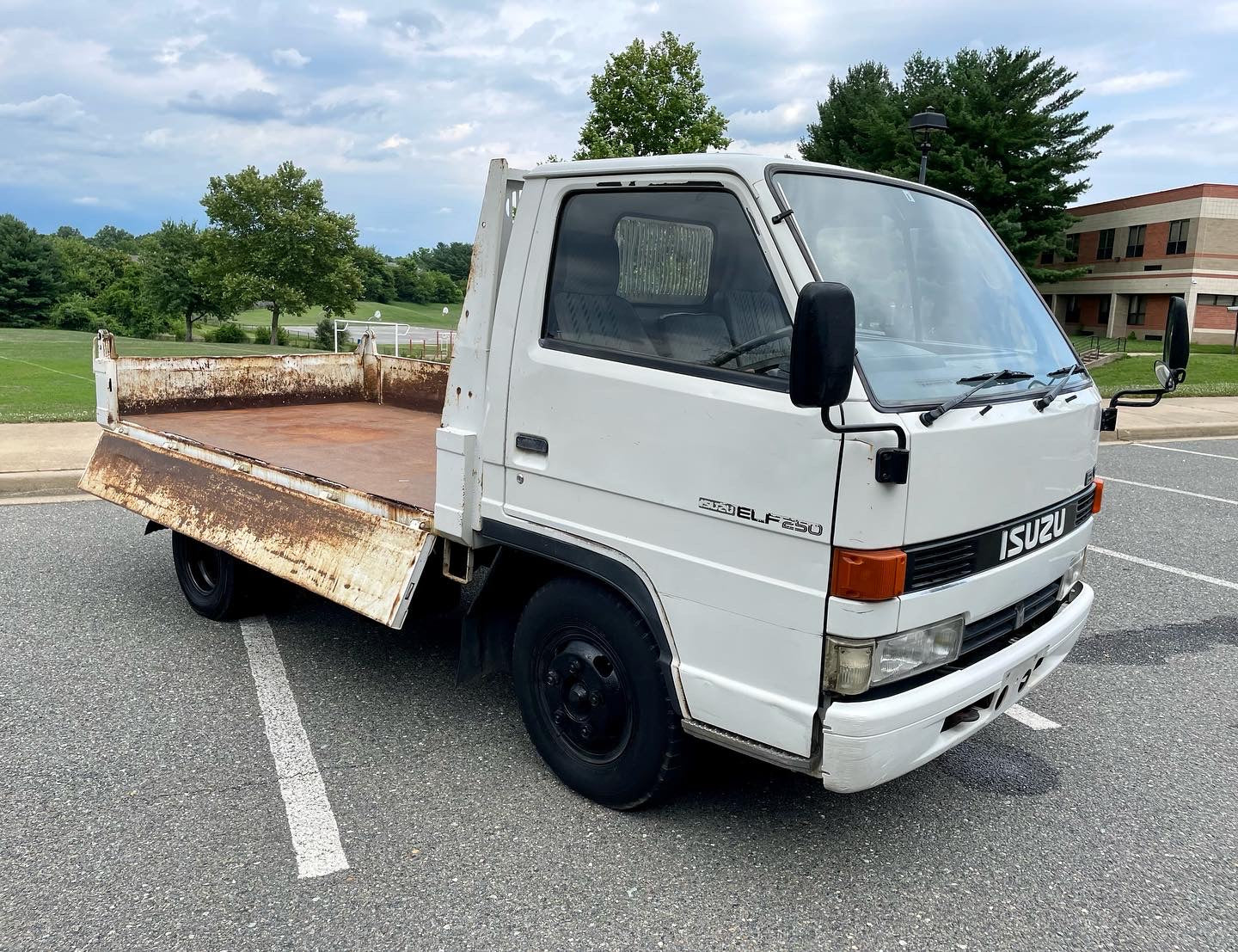 1991 ISUZU ELF 250 DUMP TRUCK NKR58E