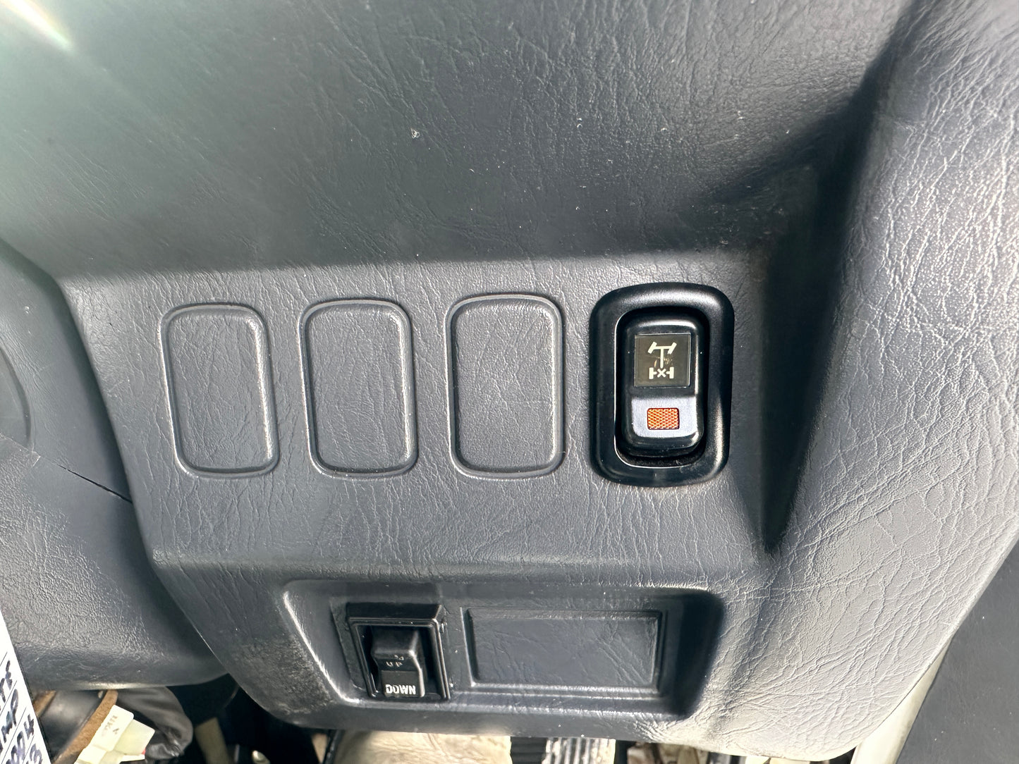 1999 DAIHATSU HIJET DUMP 4WD FUEL INJECTED - 2 SPEED TRANSFERCASE - DIFF LOCK - A/C — LOT#732