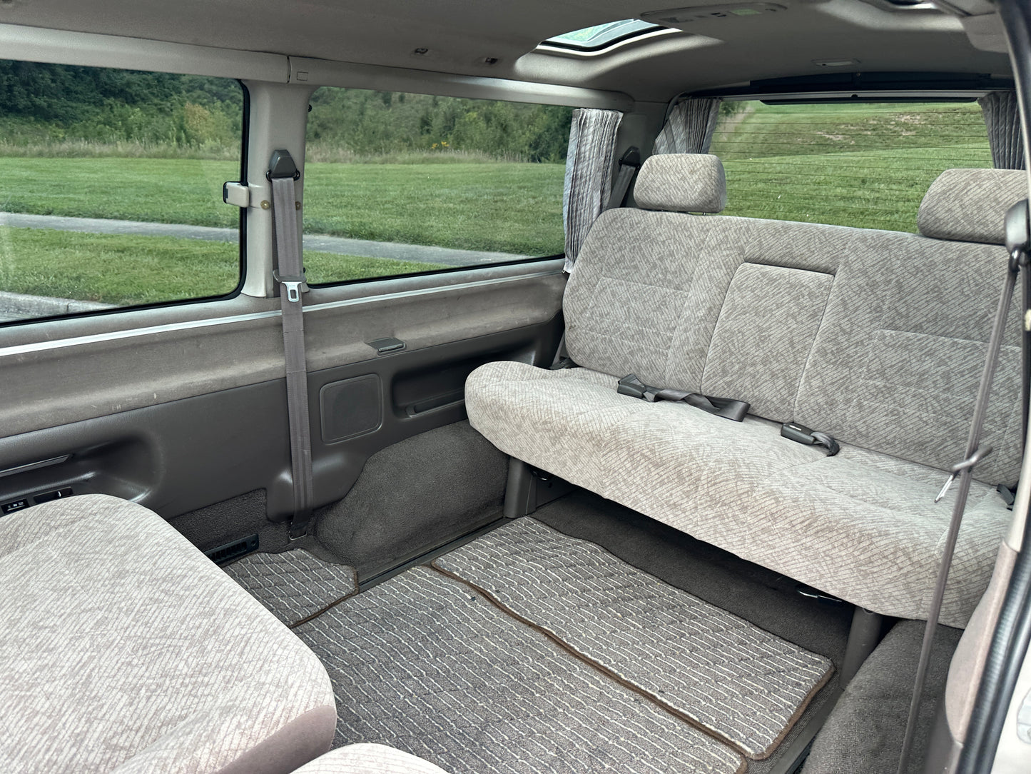 1998 TOYOTA HIACE SUPER CUSTOM G KZH106 4WD - TURBO DIESEL — LOT#722