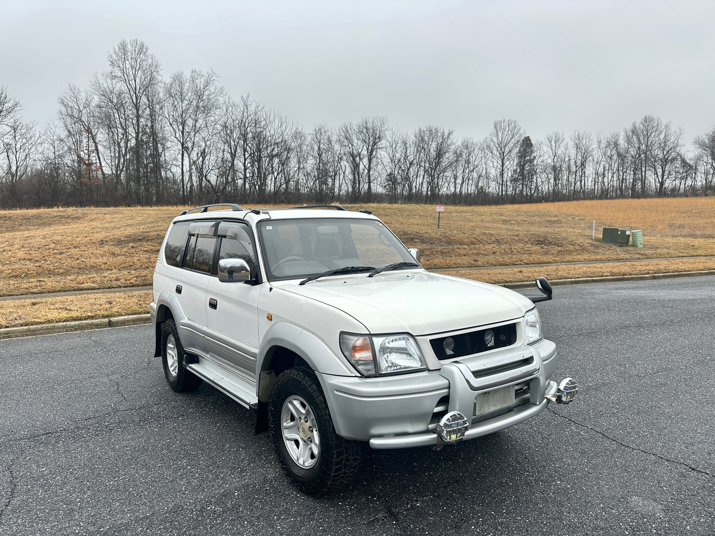 1999 Toyota Land Cruiser Prado TX Limited 4WD - 4 Cylinder Gasoline — LOT#686
