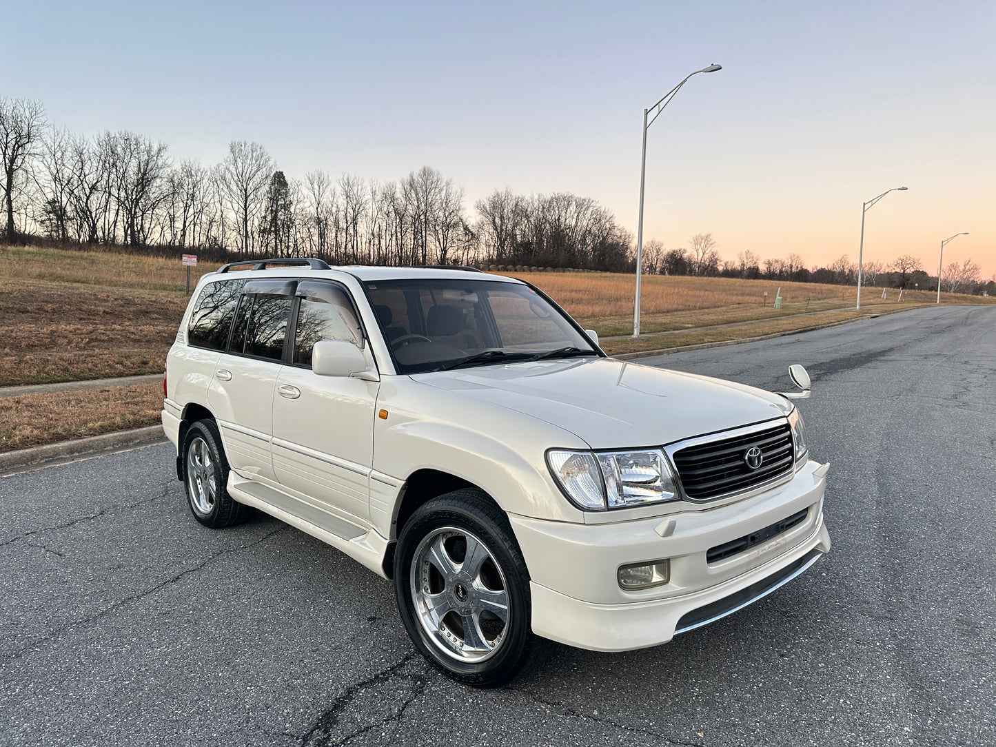 2000 TOYOTA LAND CRUISER VX LIMITED 4WD - “V8” GASOLINE - 82,661 MILES — LOT#724