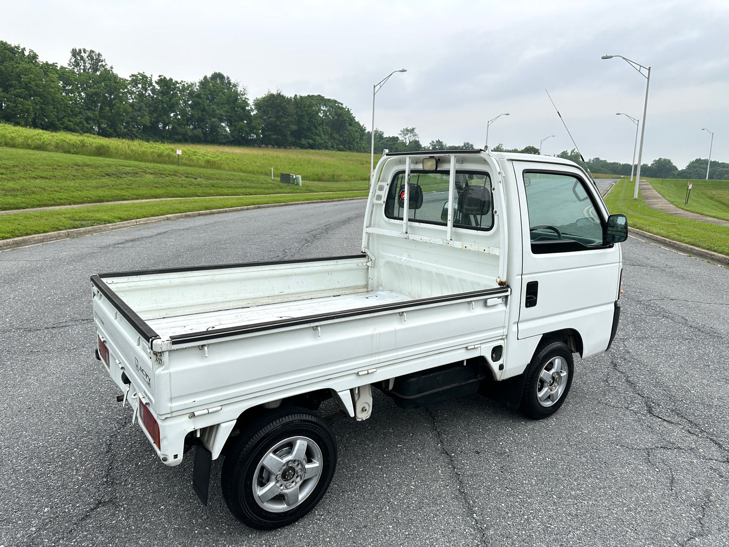 1997 HONDA ACTY SDX 4WD & 5-Speed — LOT#553