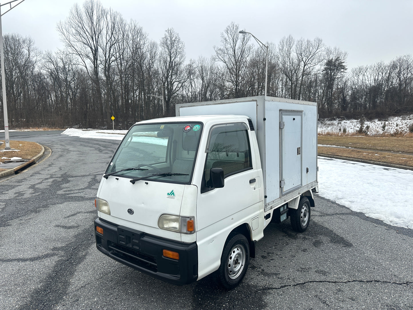 1999 SUBARU SAMBAR FREEZER TRUCK 4WD - 5 SPEED - A/C — LOT#782