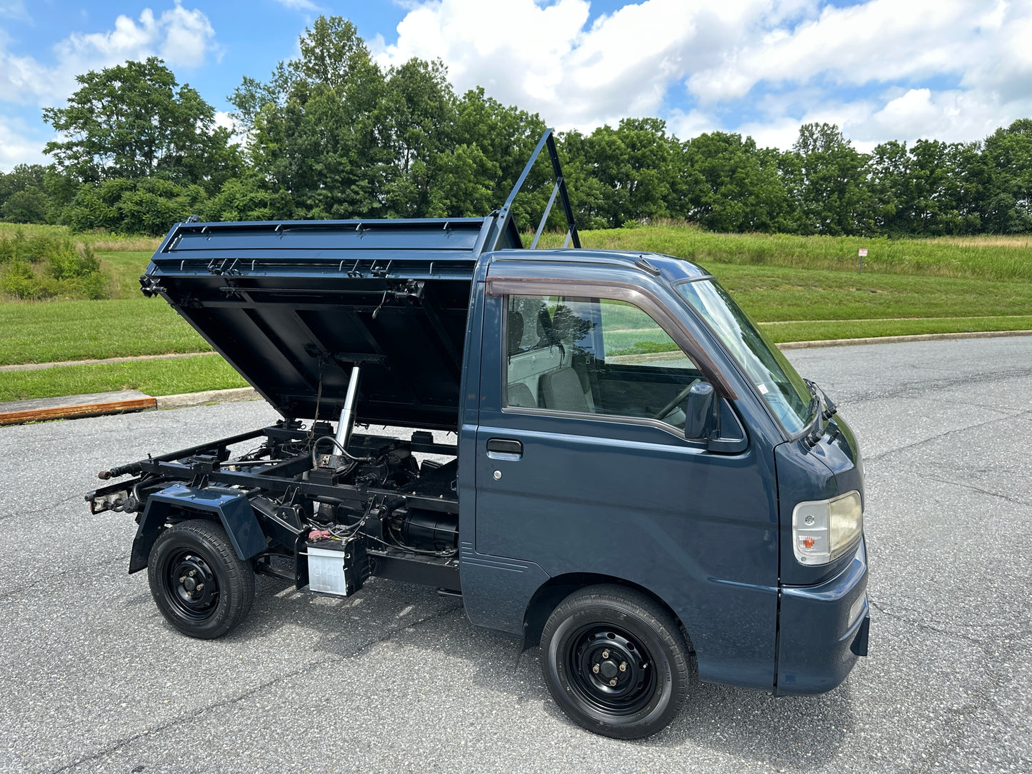 2000 DAIHATSU HIJET 3-WAY DUMP 4WD - A/C - FUEL INJECTION