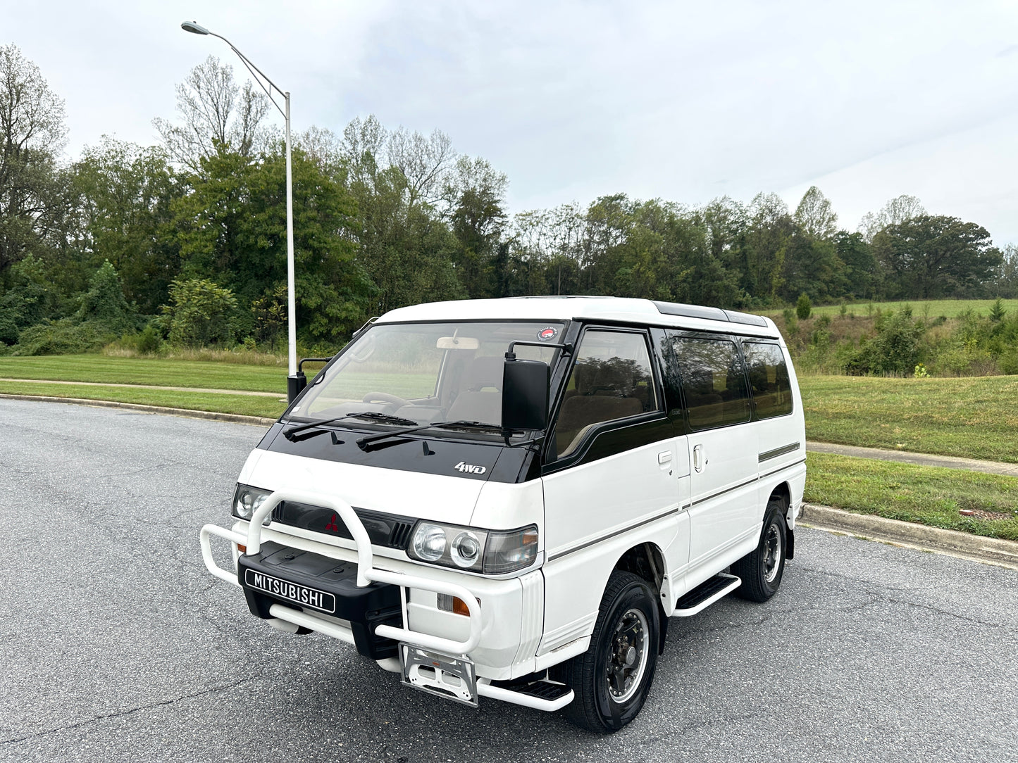 1991 MITSUBISHI DELICA STAR WAGON 4WD SUPER EXCEED - TURBO DIESEL - 60k Miles — LOT#654