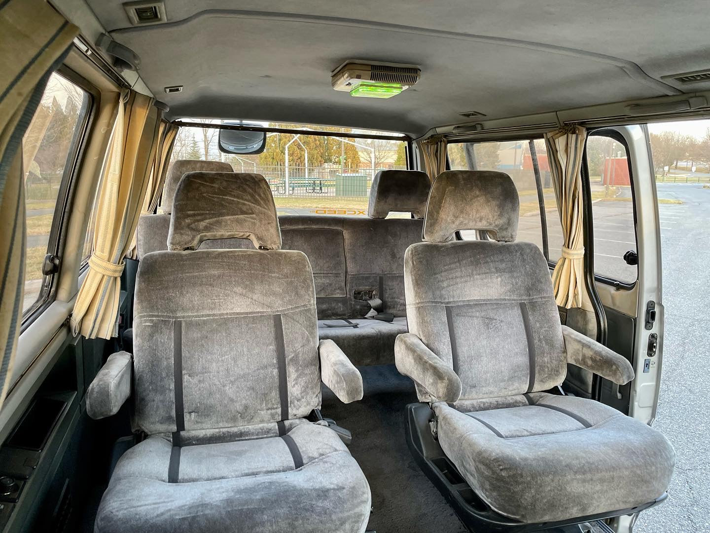 1988 MITSUBISHI DELICA STAR WAGON 4WD EXCEED P25W