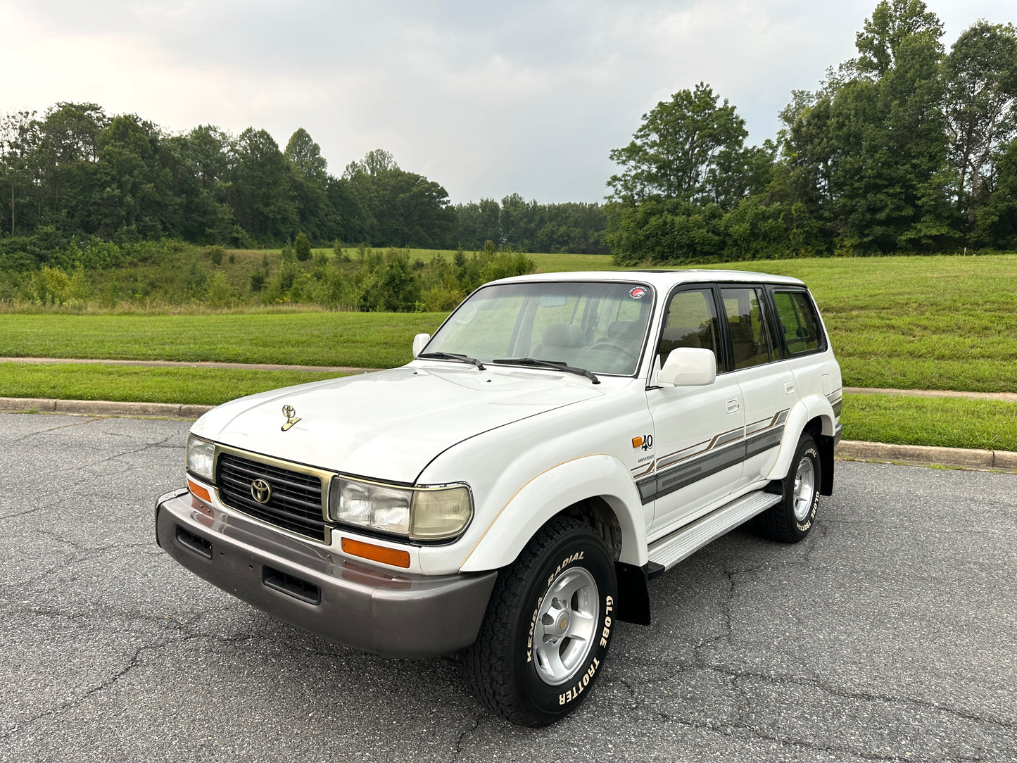 1997 TOYOTA LAND CRUISER FZJ80 VX-R 4WD - GCC SPEC - LEFT HAND DRIVE - 5 SPEED MANUAL - TRIPLE LOCKED - 56,203 Miles — LOT#859