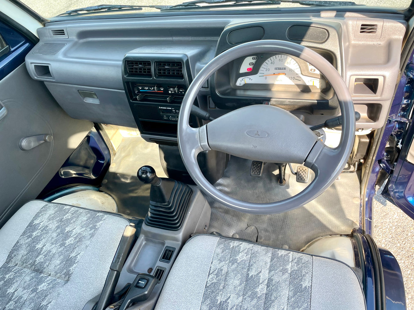 1997 MITSUBISHI MINICAB V-U42T