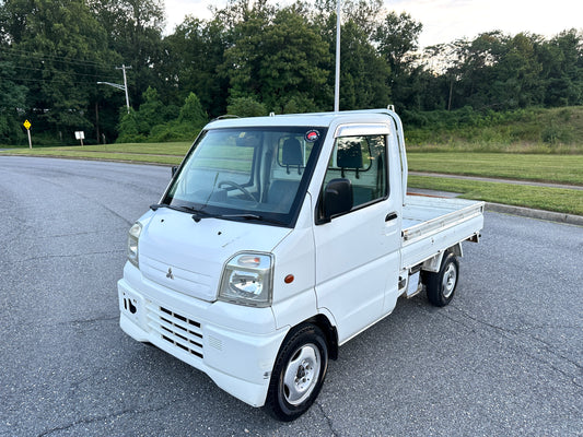 2000 MITSUBISHI MINICAB - FUEL INJECTED - POWER STEERING — LOT#587