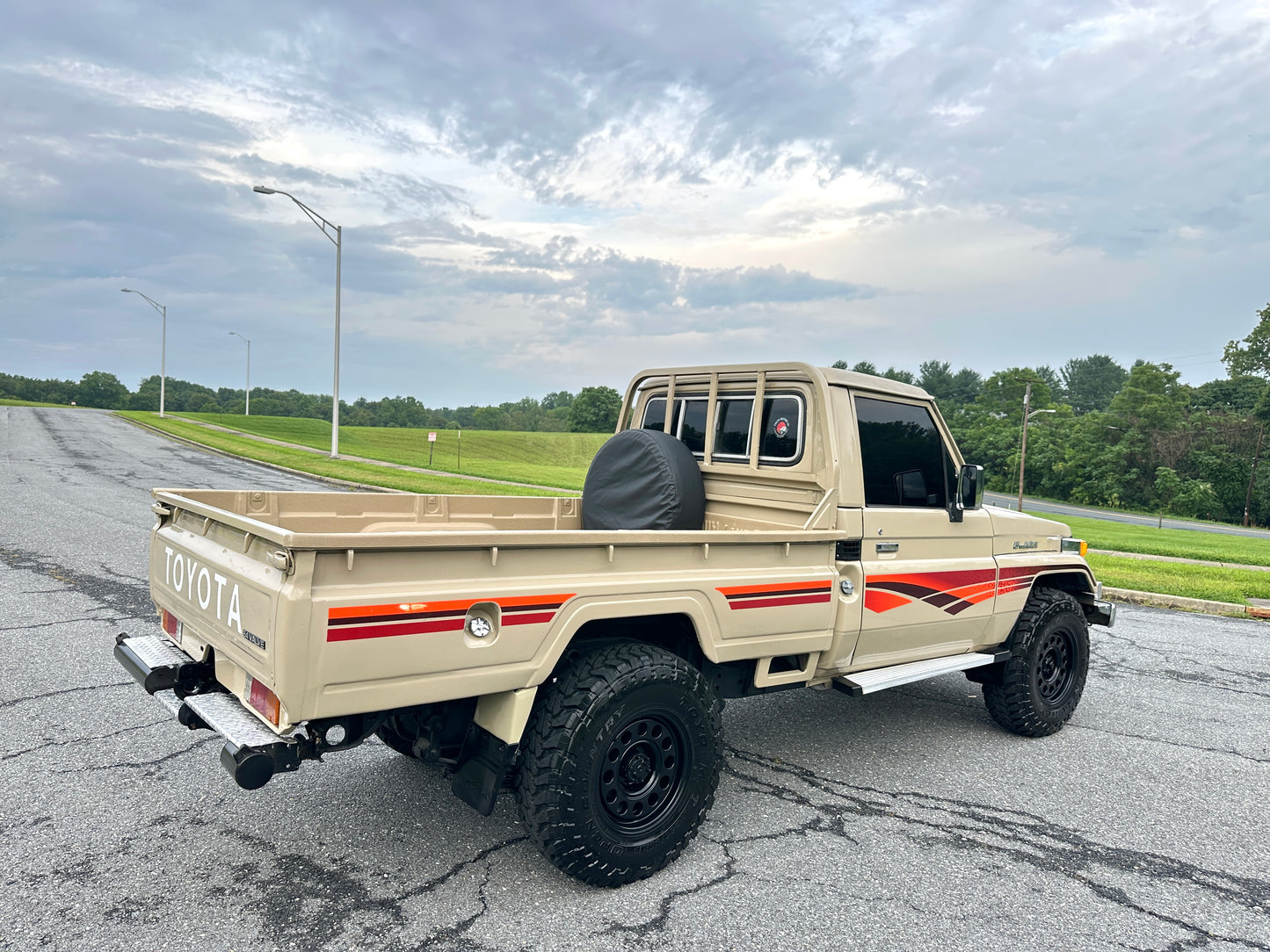 1999 TOYOTA LAND CRUISER FZJ75 PICKUP 4WD - GCC SPEC - LEFT HAND DRIVE - 5 SPEED MANUAL — LOT#857