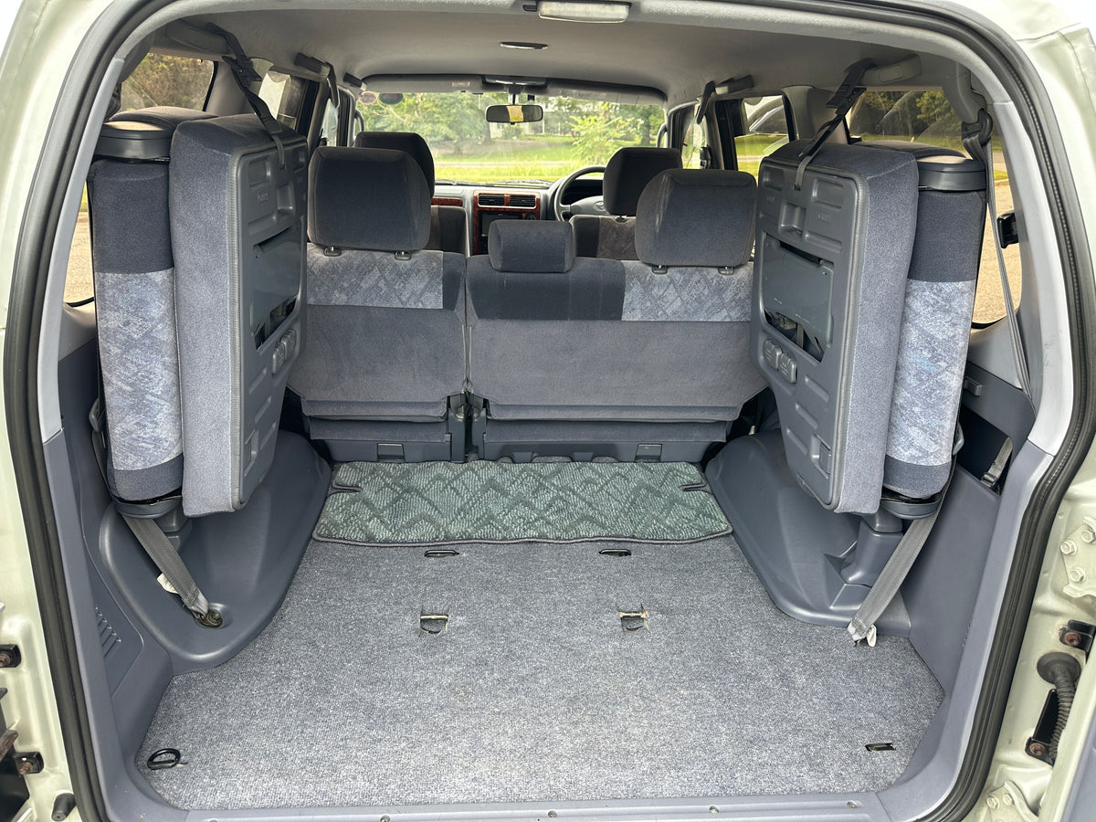 2000 Toyota Land Cruiser Prado TX Limited 4WD - 4 Cylinder Gasoline — LOT#904