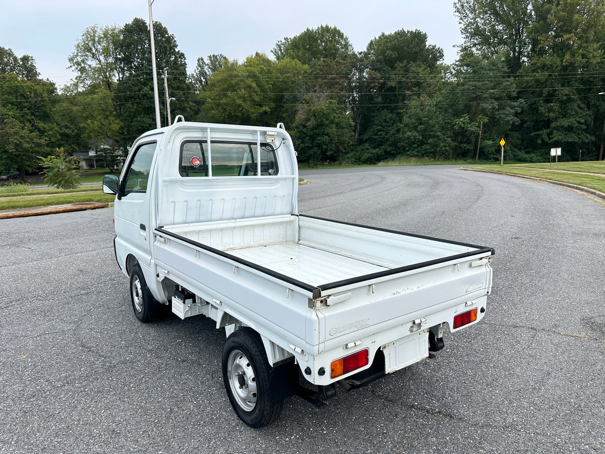 1998 SUZUKI CARRY 4WD - 5 SPEED - 38k MILES — LOT#809