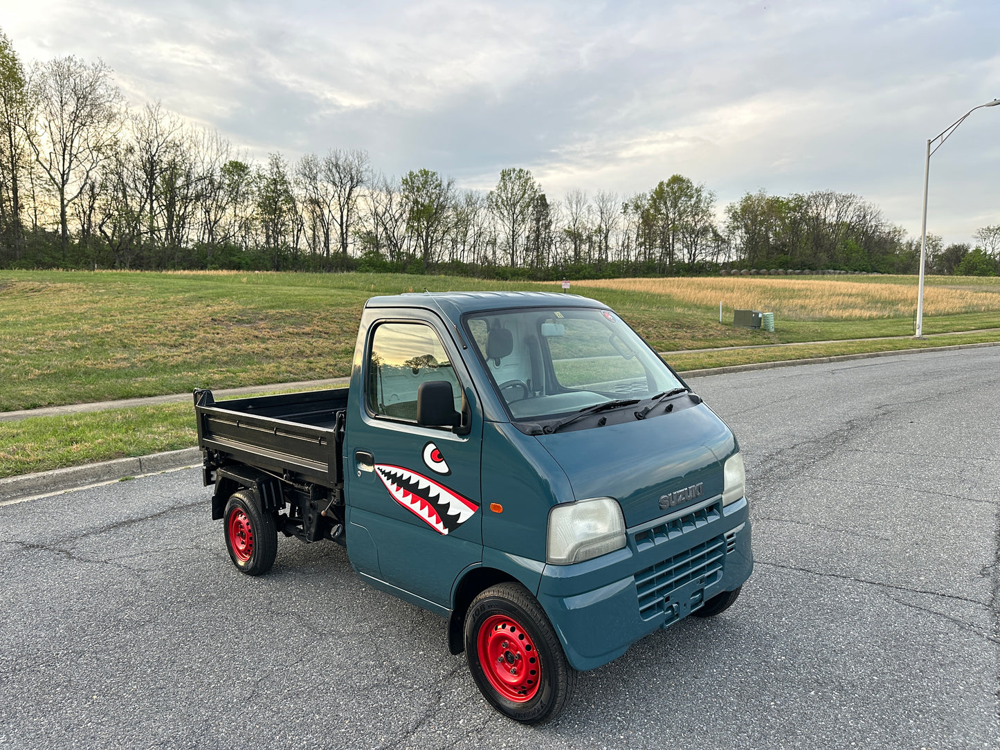 2000 SUZUKI CARRY 3-WAY DUMP TRUCK - 4WD - FUEL INJECTED- A/C - CUSTOM PAINTED — LOT#774