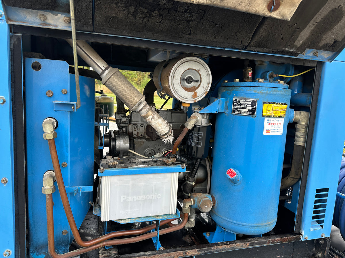 1992 TOYOTA TOWNACE AIR COMPRESSOR TRUCK - DIESEL - 17k MILES — LOT#958