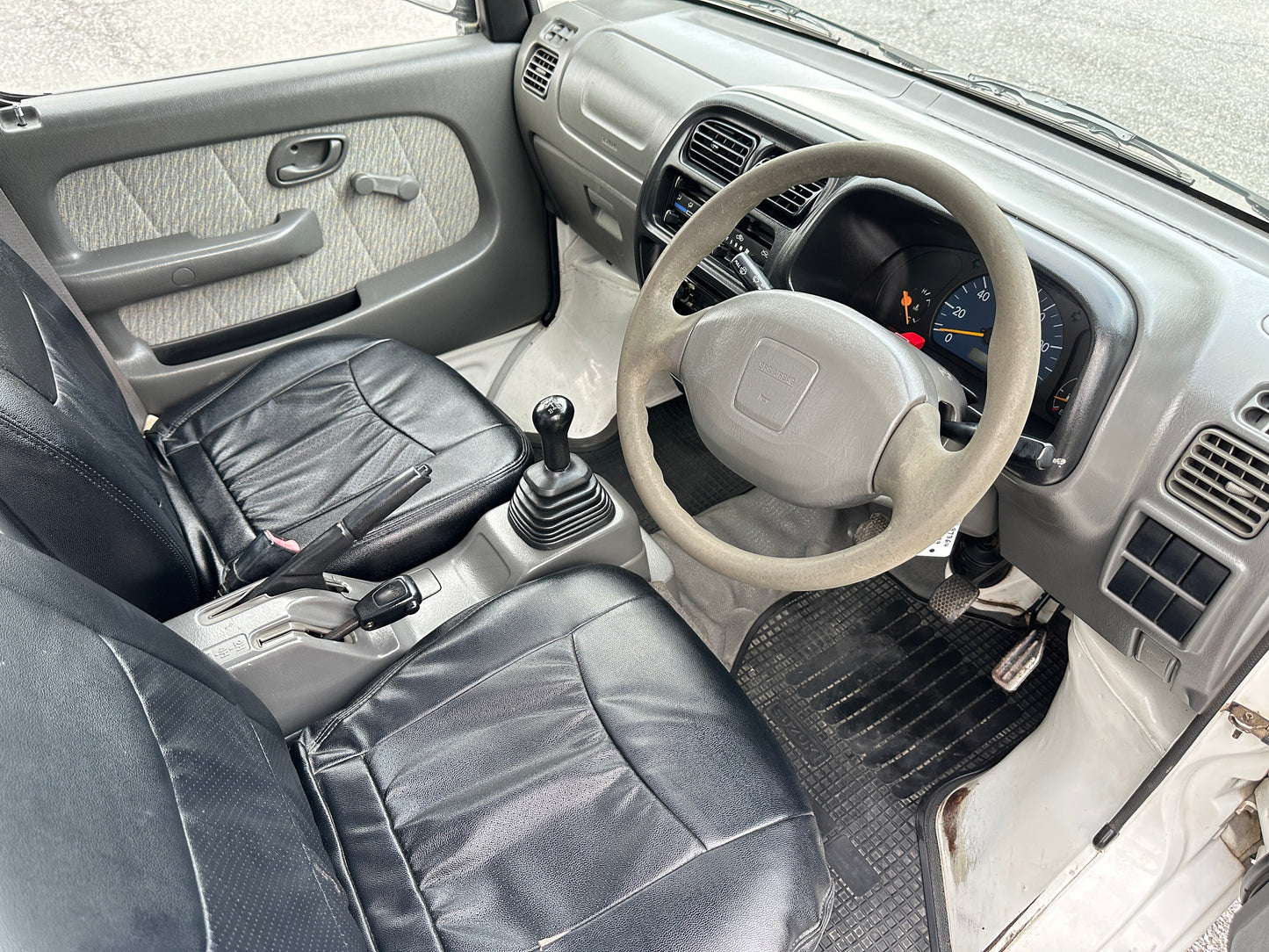 2001 SUZUKI CARRY 4WD - FUEL INJECTION - AIRBAGS - A/C — LOT#877