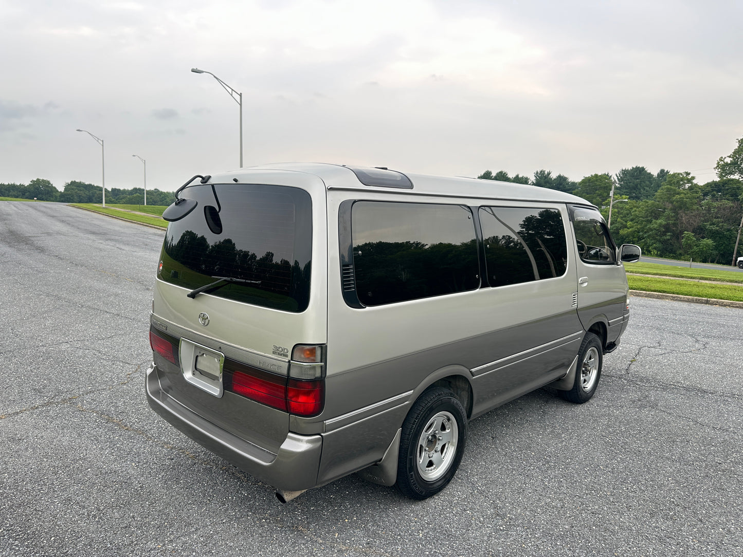 1998 TOYOTA HIACE SUPER CUSTOM LIMITED 4WD - TURBO DIESEL - LOT#910