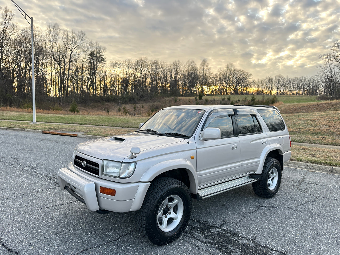 1996 Toyota Hilux Surf SSR-G 4X4 - INTERCOOLED TURBO DIESEL — LOT#822
