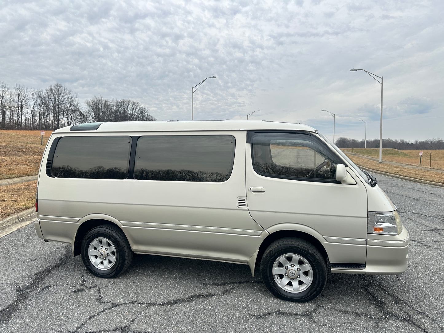 1999 TOYOTA HIACE SUPER CUSTOM LIMITED 4WD - INTERCOOLED TURBO DIESEL — LOT#687