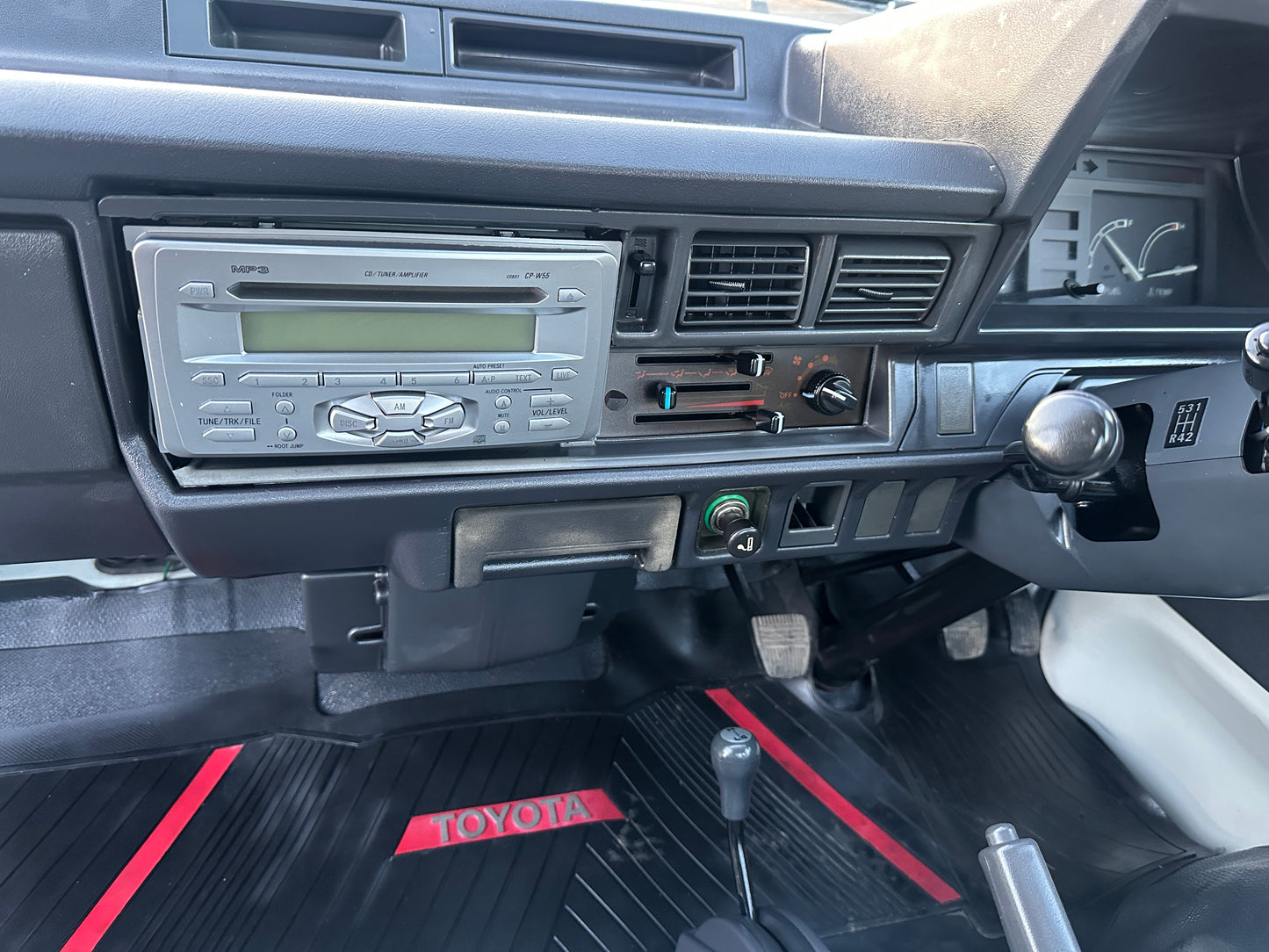 1996 TOYOTA LITEACE YM65 - 4WD - 10,931 Miles - LONG BED VERSION - AIR CONDITIONING — LOT#729