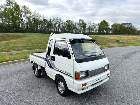 FULLY SERVICED - 1993 DAIHATSU HIJET JUMBO CUSTOM 4WD - AIR CONDITIONING — LOT#707