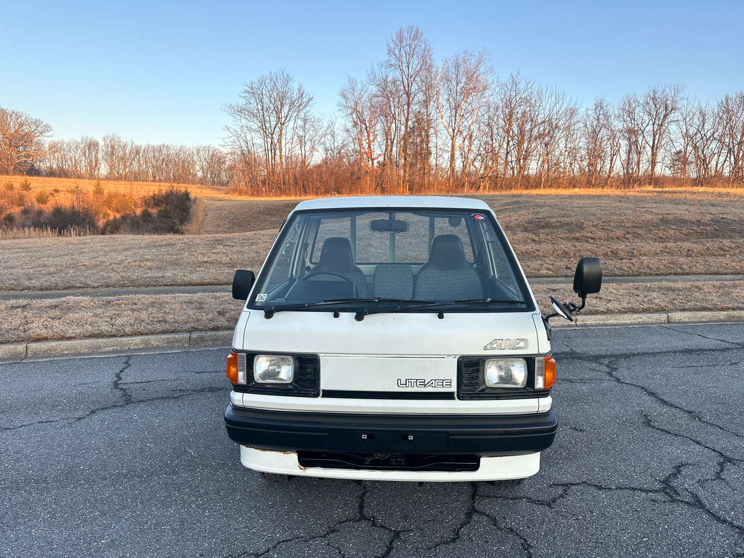 1996 TOYOTA LITEACE YM65 - 4WD - 10,931 Miles - LONG BED VERSION - AIR CONDITIONING — LOT#729