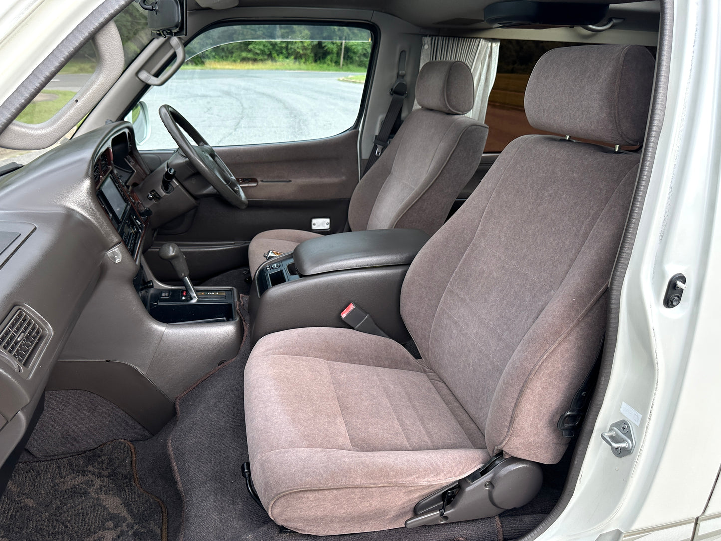 2000 TOYOTA HIACE SUPER CUSTOM LIVING SALOON EX 4WD — INTERCOOLER TURBO DIESEL