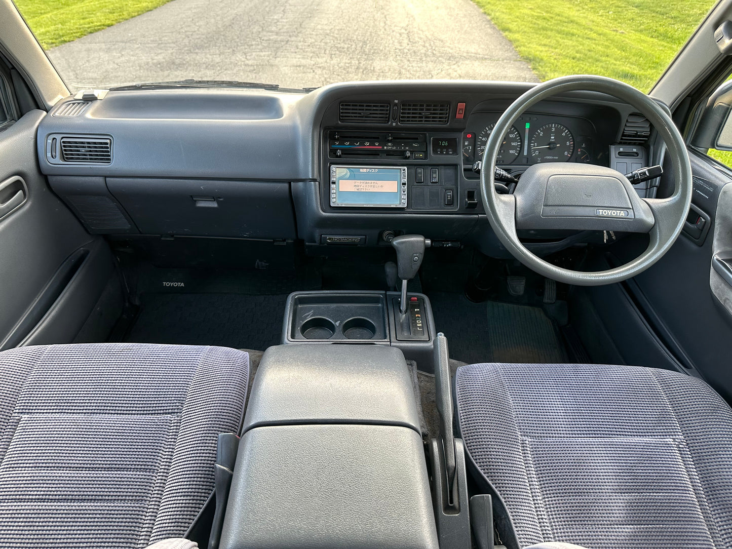1992 TOYOTA HIACE SUPER CUSTOM LH107