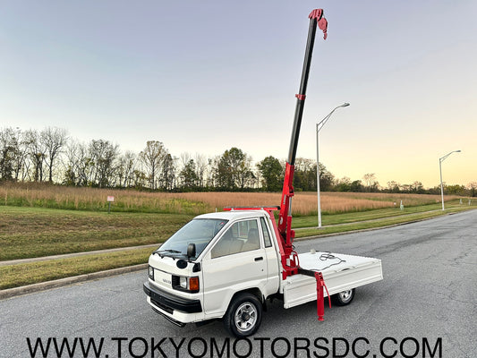 1993 TOYOTA LITEACE CRANE TRUCK 4WD - DIESEL - A/C - UNIC CRANE — LOT#823