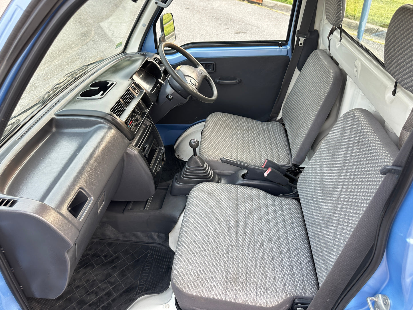 1999 DAIHATSU HIJET GD-S210P 4WD - FUEL INJECTED - 5 SPEED - A/C - CUSTOM PAINTJOB — LOT#890